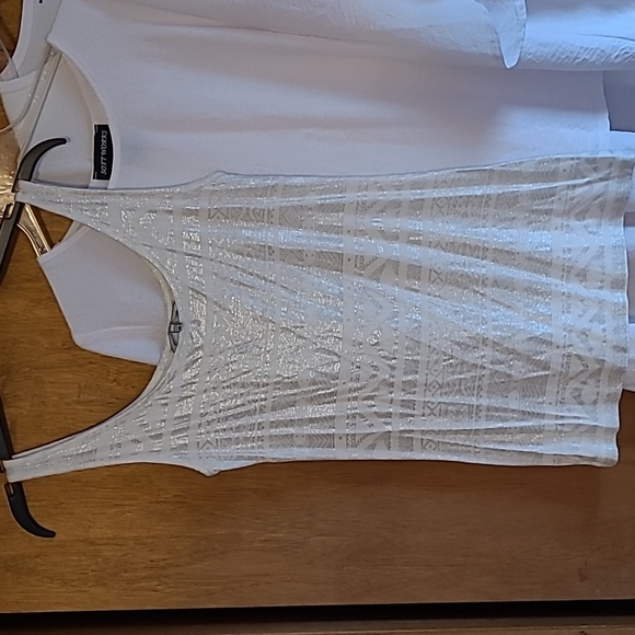 4pc Bundle - Picture 2 of 13